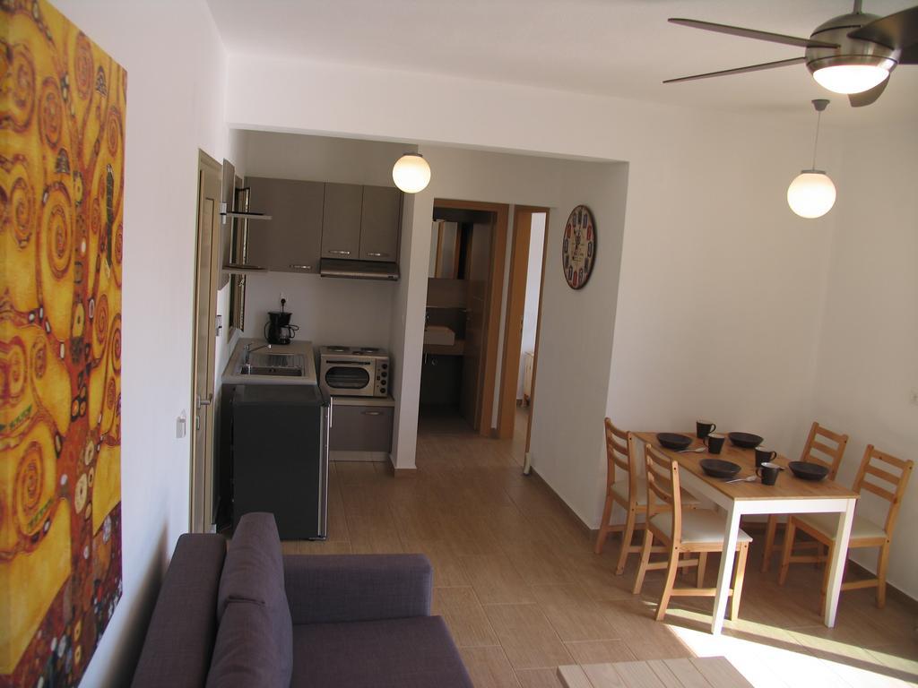 Skiathos Lagoterra Apartments エクステリア 写真
